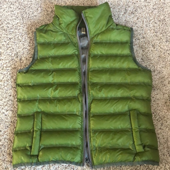209 Jackets & Blazers - ❄️ NEW WITHOUT TAGS Green Down Vest - Brand 209 ❄️
